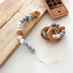Ensemble bébé : attache tétine et hochet de dentition coloris gris